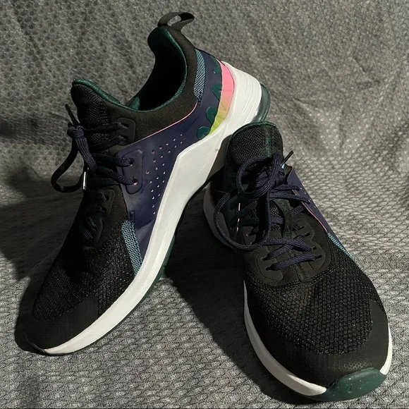 Nike Women's Air Max Bella Trainer 3 Shoe - Picture 2 of 7